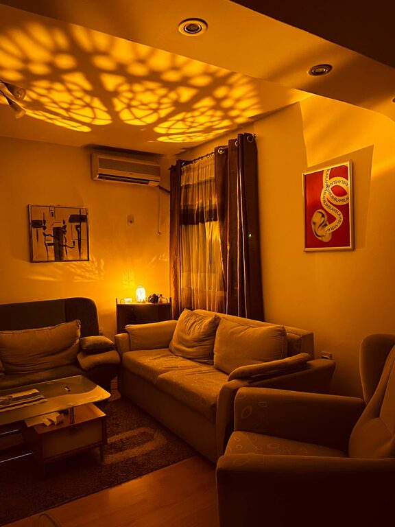 How to Create a Welcoming and Cosy Living Room at Home